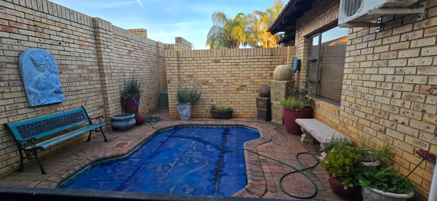 3 Bedroom Property for Sale in Wilkoppies North West